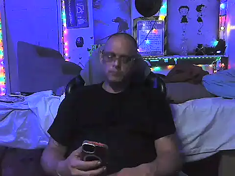 Snapshot of Buffshagswell chatting on 2, 4, 2026 Buffshagswell online show from 2, 4, 2026