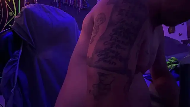 Snapshot of Buffshagswell chatting on 8, 4, 2026 Buffshagswell online show from 8, 4, 2026