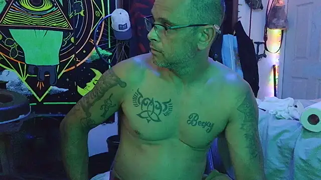Snapshot of Buffshagswell chatting on 4, 7, 2026 Buffshagswell online show from 4, 7, 2026