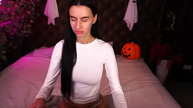 Snapshot of Snow_WhiteeeX chatting on 31, 10, 2025 Snow WhiteeeX online show from 31, 10, 2025