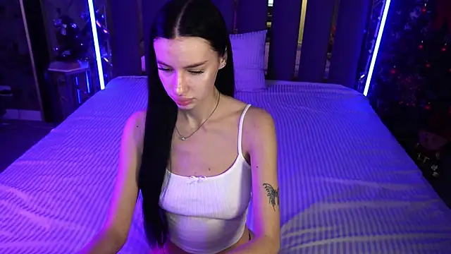 Snapshot of Snow_WhiteeeX chatting on 14, 12, 2025 Snow WhiteeeX online show from 14, 12, 2025