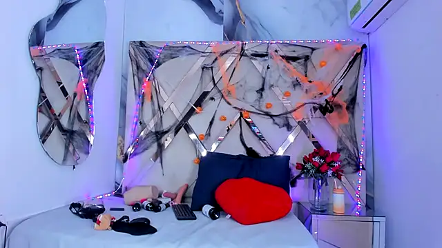 ninaht online show from 28, 10, 2025