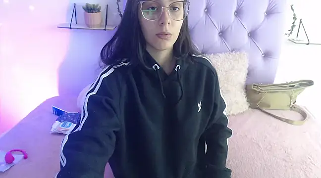 Snapshot of Freyja_01 chatting on 4, 2, 2025 Freyja 01 online show from 4, 2, 2025