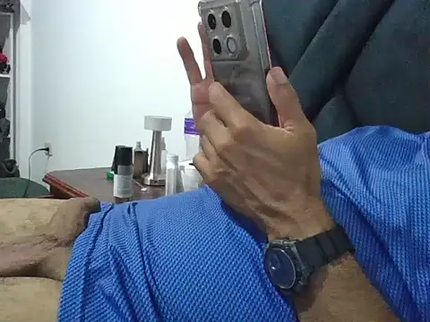 Snapshot of exmilitary chatting on 19, 4, 2026 exmilitary online show from 19, 4, 2026