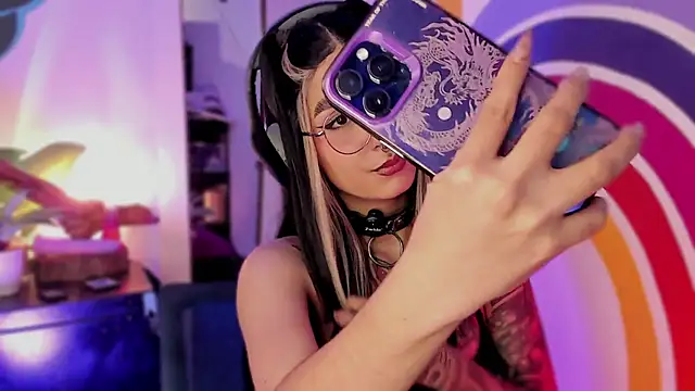 Snapshot of Alice_woodville chatting on 12, 9, 2025 Alice woodville online show from 12, 9, 2025