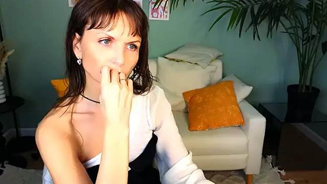 Elizabe th online show from 20, 1, 2025