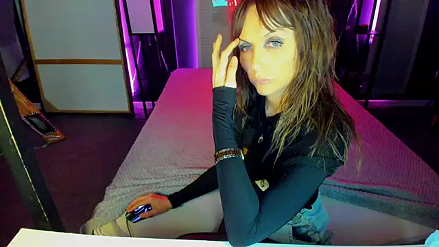 Elizabe th online show from 18, 2, 2025