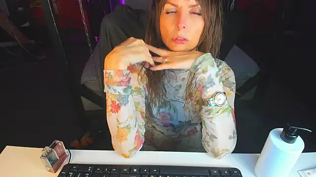 Elizabe th online show from 10, 3, 2025