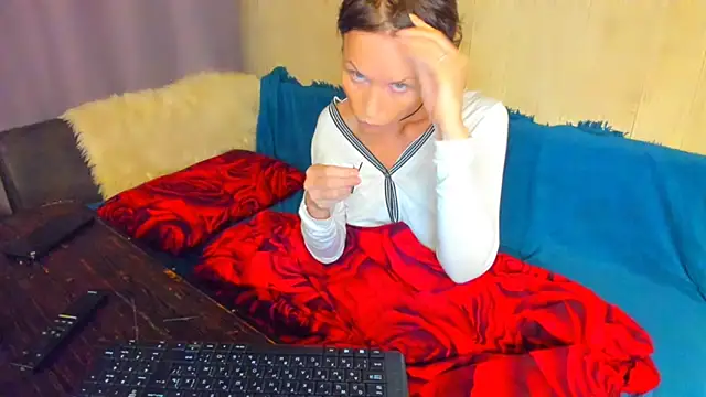 Elizabe th online show from 9, 5, 2026