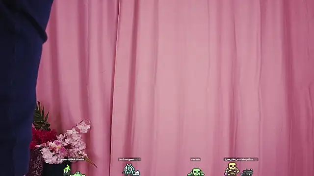 Snapshot of KimWilli chatting on 5, 1, 2025 KimWilli online show from 5, 1, 2025