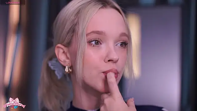 Snapshot of _AlinaBailey chatting on 13, 3, 2026 AlinaBailey online show from 13, 3, 2026