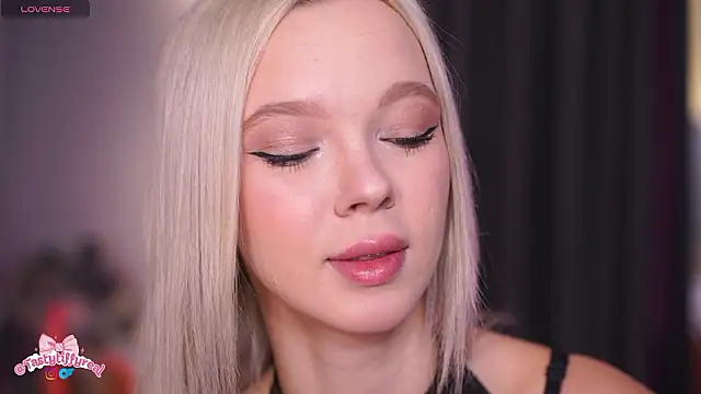 Snapshot of _AlinaBailey chatting on 19, 3, 2026 AlinaBailey online show from 19, 3, 2026