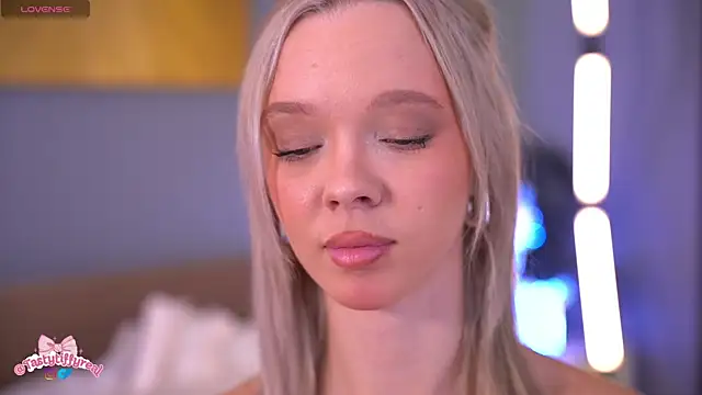 Snapshot of _AlinaBailey chatting on 15, 4, 2026 AlinaBailey online show from 15, 4, 2026