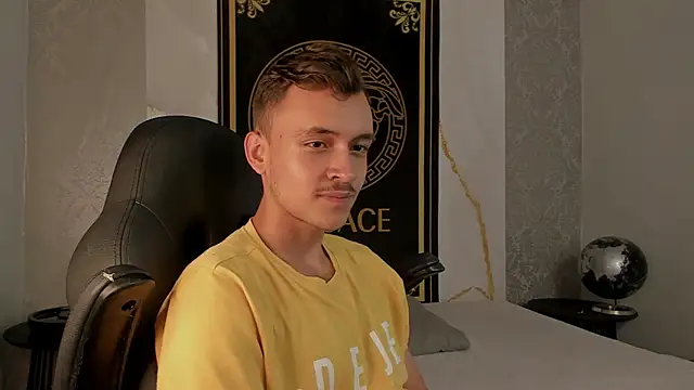 Desmon Clark online show from 20, 2, 2025