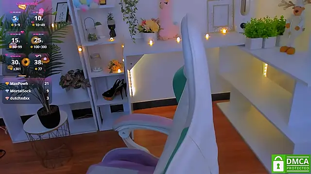 LayriantaVee online show from 10, 1, 2025