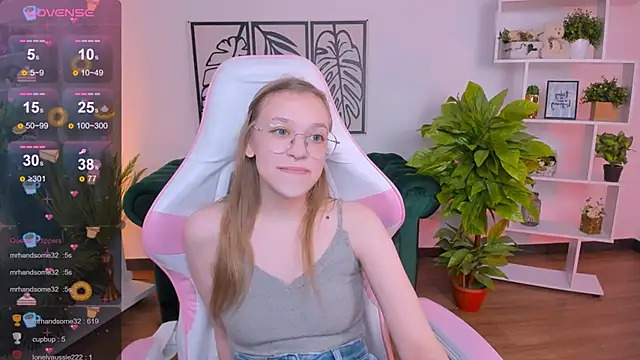 LayriantaVee online show from 2, 2, 2025