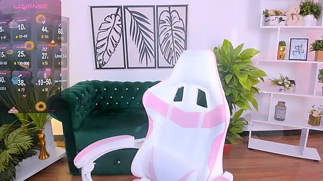 LayriantaVee online show from 11, 2, 2025