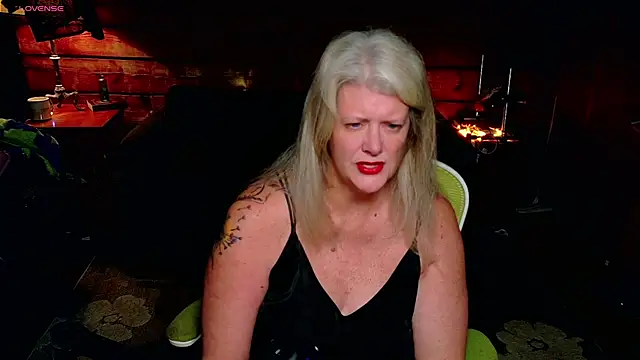 Snapshot of AliceHarlot chatting on 6, 1, 2026 AliceHarlot online show from 6, 1, 2026