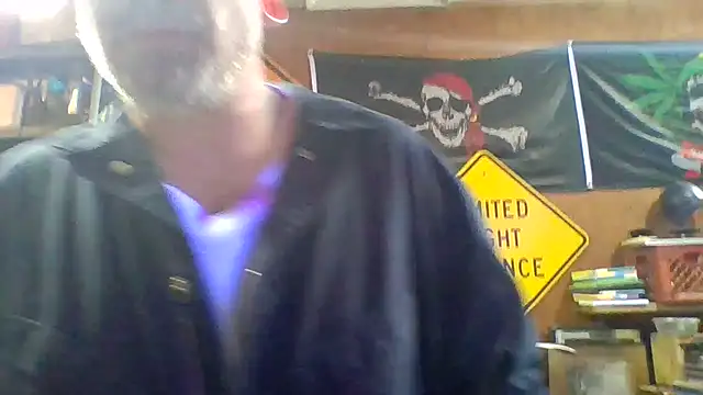 Snapshot of clitstitsandbongrips chatting on 12, 3, 2025 clitstitsandbongrips online show from 12, 3, 2025