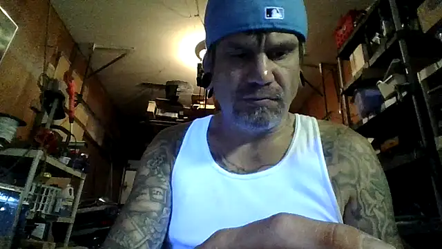 Snapshot of clitstitsandbongrips chatting on 11, 9, 2025 clitstitsandbongrips online show from 11, 9, 2025