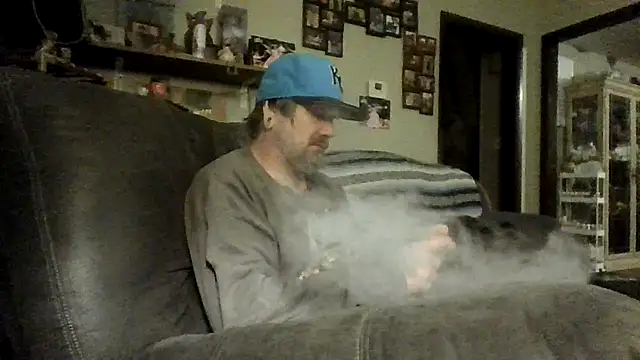 Snapshot of clitstitsandbongrips chatting on 9, 10, 2025 clitstitsandbongrips online show from 9, 10, 2025