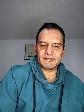 Snapshot of RogueTraveler chatting on 14, 10, 2025 RogueTraveler online show from 14, 10, 2025