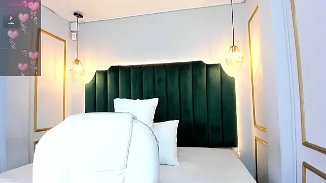 HannaPaola online show from 24, 1, 2025