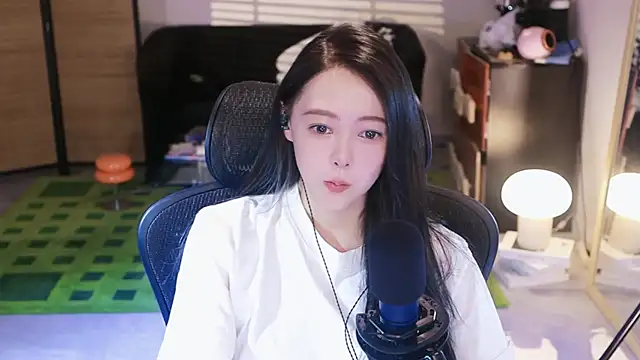 Roseonly  online show from 22, 10, 2025