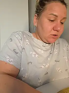 Snapshot of Anna_Curvy chatting on 1, 4, 2026 Anna Curvy online show from 1, 4, 2026