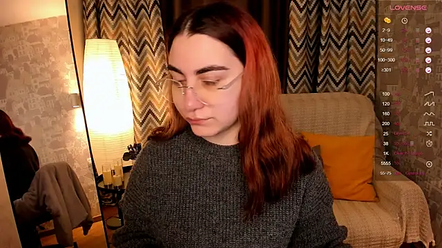 hannacheekss  online show from 6, 11, 2025