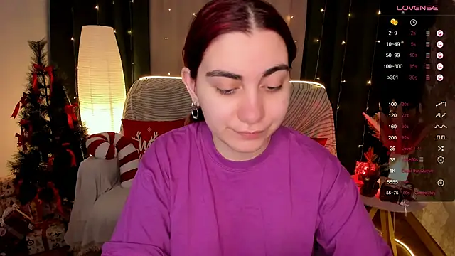 Snapshot of hannacheekss_ chatting on 18, 12, 2025 hannacheekss online show from 18, 12, 2025