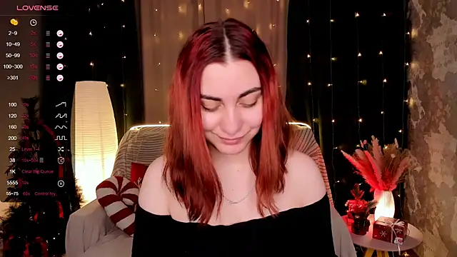 Snapshot of hannacheekss_ chatting on 22, 12, 2025 hannacheekss online show from 22, 12, 2025