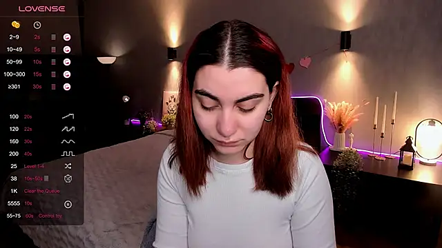 Snapshot of hannacheekss_ chatting on 25, 2, 2026 hannacheekss online show from 25, 2, 2026