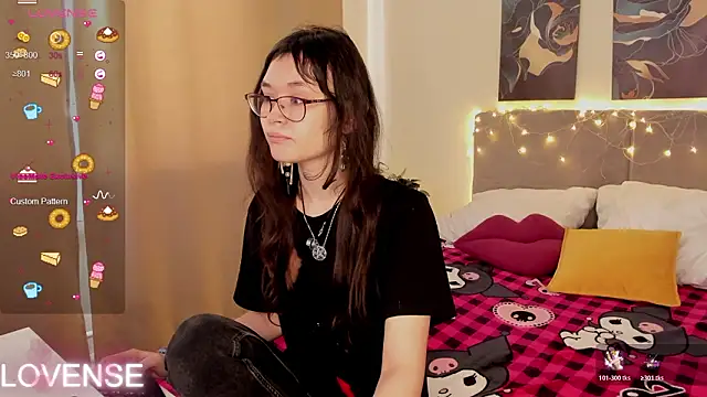 Emily Strikeee online show from 25, 2, 2026