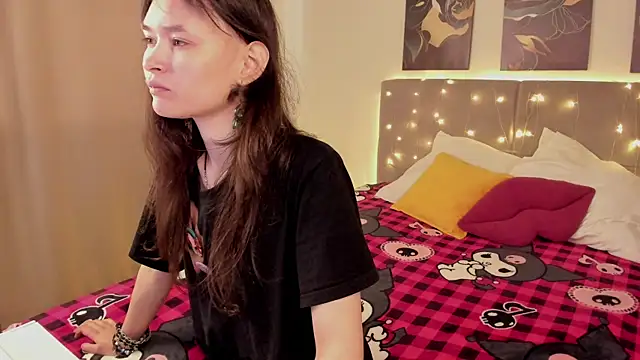 Emily Strikeee online show from 14, 5, 2026