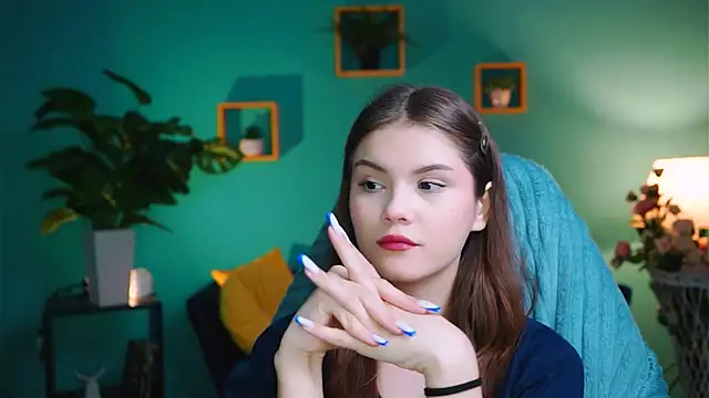 EvaThopson online show from 4, 12, 2024