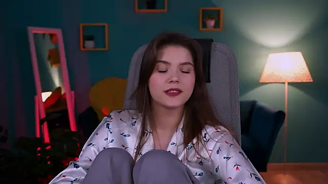 EvaThopson online show from 28, 1, 2025