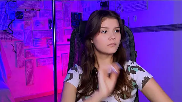 EvaThopson online show from 22, 11, 2025