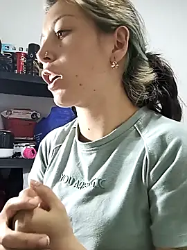 Snapshot of Tefannyy_ chatting on 10, 3, 2026 Tefannyy online show from 10, 3, 2026