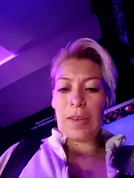 Snapshot of Tefannyy_ chatting on 2, 4, 2026 Tefannyy online show from 2, 4, 2026