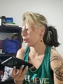 Snapshot of Tefannyy_ chatting on 20, 4, 2026 Tefannyy online show from 20, 4, 2026