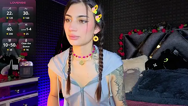 Snapshot of SolBeaumont1 chatting on 4, 3, 2026 SolBeaumont1 online show from 4, 3, 2026