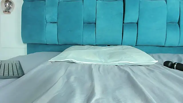 mia  fernandez online show from 21, 3, 2026