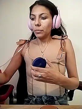 Snapshot of Selenakyle92_ chatting on 7, 3, 2026 Selenakyle92 online show from 7, 3, 2026