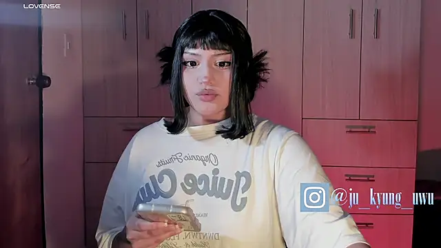 Ju Kyung online show from 2, 1, 2025