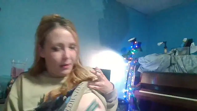 Snapshot of rosequartz chatting on 5, 11, 2025 rosequartz online show from 5, 11, 2025