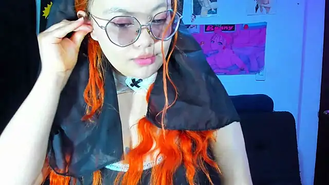 Snapshot of Lily_stone04 chatting on 24, 10, 2025 Lily stone04 online show from 24, 10, 2025