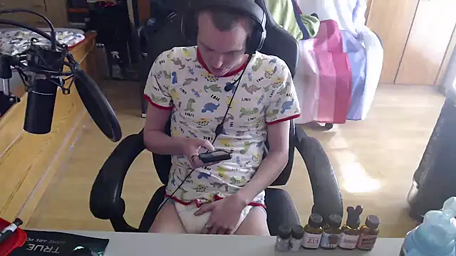 Snapshot of BabyDracoDarkfang chatting on 3, 4, 2026 BabyDracoDarkfang online show from 3, 4, 2026