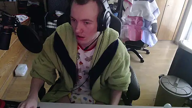 Snapshot of BabyDracoDarkfang chatting on 23, 4, 2026 BabyDracoDarkfang online show from 23, 4, 2026