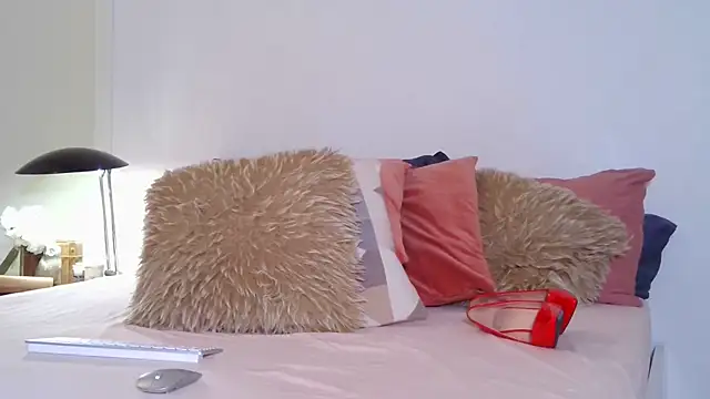 JuliaMartini online show from 28, 11, 2025